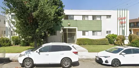 12345 Oxnard St, Los Angeles, CA 91606