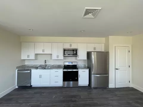 8 Main St, Berwick, ME 03901