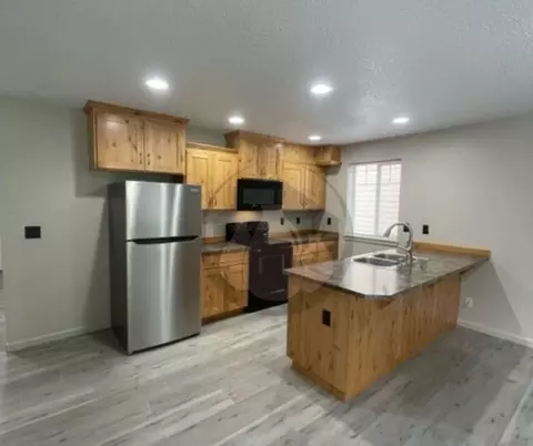 213 NE Cherry Hill Rd, Sheridan, OR 97378