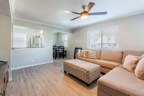 404 Andrews Ave, Cockrell Hill, TX 75211