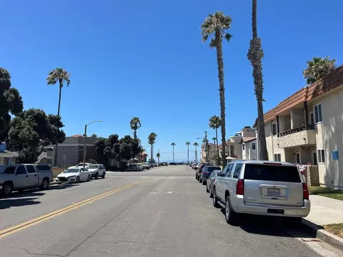205 15th St, Huntington Beach, CA 92648