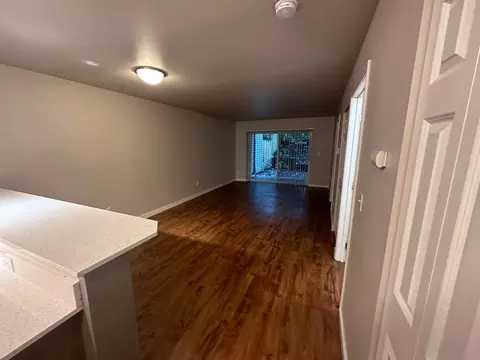 3233 SW Avalon Way, Seattle, WA 98126