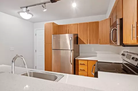 3233 SW Avalon Way, Seattle, WA 98126