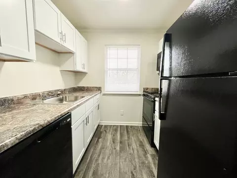100 Tricia Ln, Newport News, VA 23601