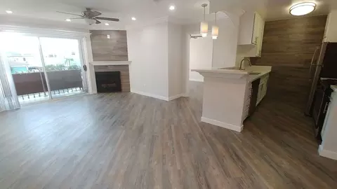 10741 Camarillo St, Los Angeles, CA 91602