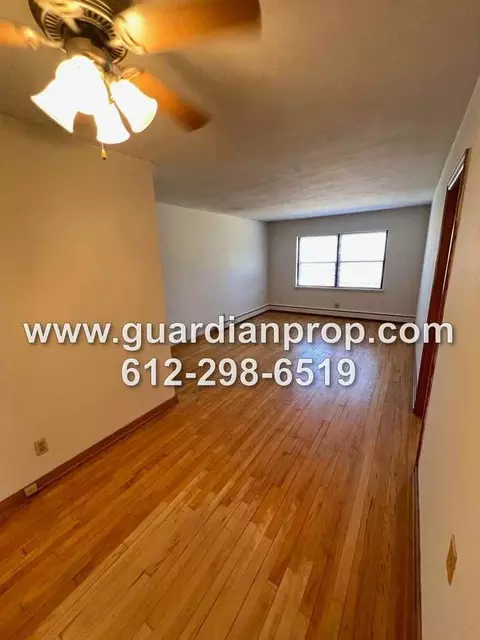 903 Saint Clair Ave, Saint Paul, MN 55105