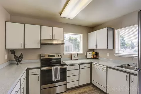 4410 SW 107th Ave, Beaverton, OR 97005