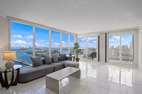 1717 N Bayshore Dr, Miami, FL 33132