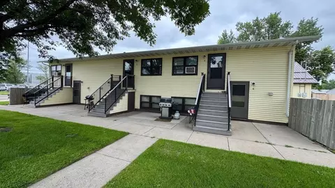 1710 N 7th St, Grand Forks, ND 58203