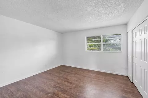 3460 NW 50th Ave, Lauderdale Lakes, FL 33319