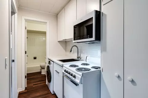 402 Chamberlain Ave, Madison, WI 53726