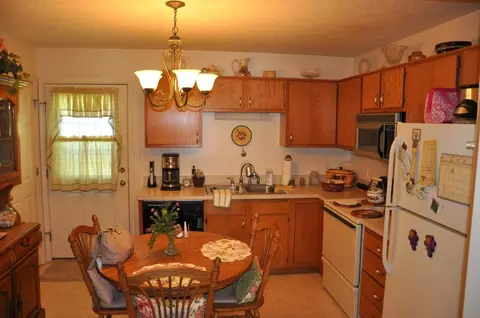 3 17 Crab Apple Ln, Verona, VA 24482