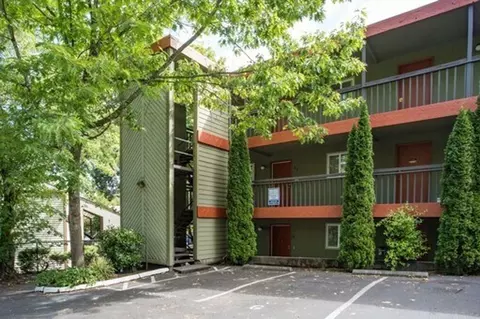 8924 SW 30th Ave, Portland, OR 97219
