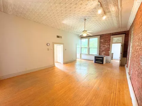 202 W Columbia Ave, Champaign, IL 61820 photo 8