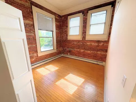 202 W Columbia Ave, Champaign, IL 61820 photo 7