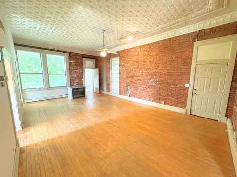 202 W Columbia Ave, Champaign, IL 61820