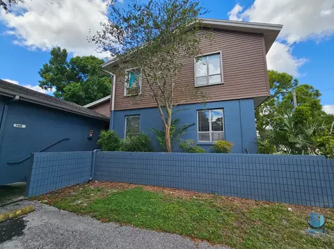 7610 W Powhatan Ave, Town N Country, FL 33615