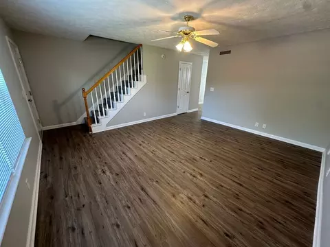 2426 Willowbrook Dr, Murfreesboro, TN 37130