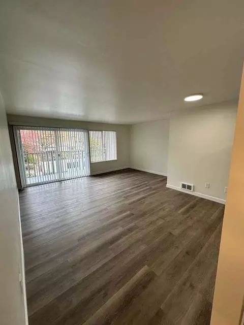 230 14th Ave E, Seattle, WA 98112