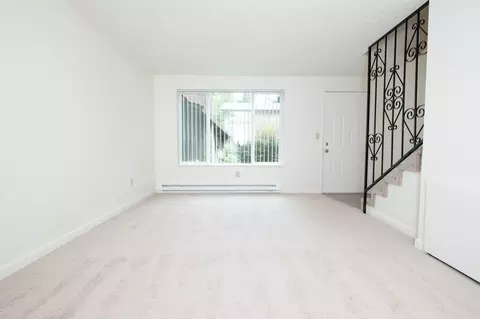 13625 SE Stark St, Portland, OR 97233