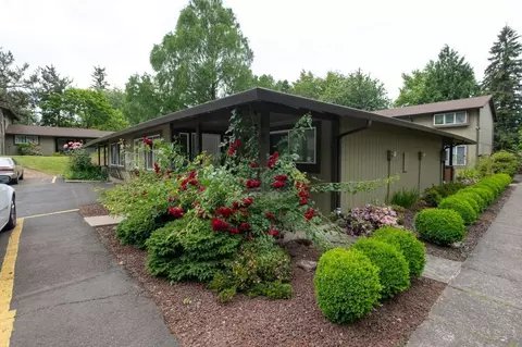 13625 SE Stark St, Portland, OR 97233