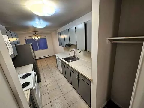 270 Bronson Way NE, Renton, WA 98056