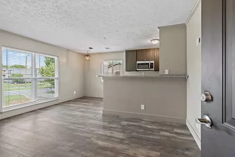 5160 Linbar Dr, Nashville, TN 37211