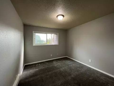 15151 SE Stark St, Portland, OR 97233