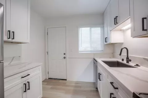265 Cedar Rd, Vista, CA 92083