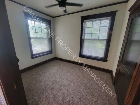 618620 W 39th Ter, Kansas City, MO 64111