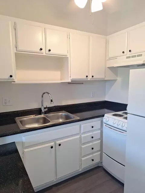 3095 Harding St, Carlsbad, CA 92008