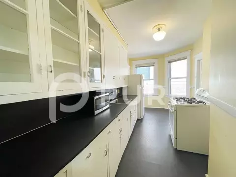 2167 SW Yamhill St, Portland, OR 97205