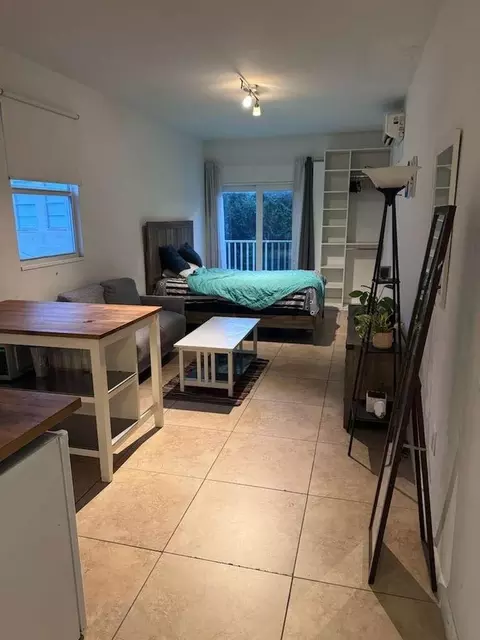 444 SW 3rd St, Miami, FL 33130
