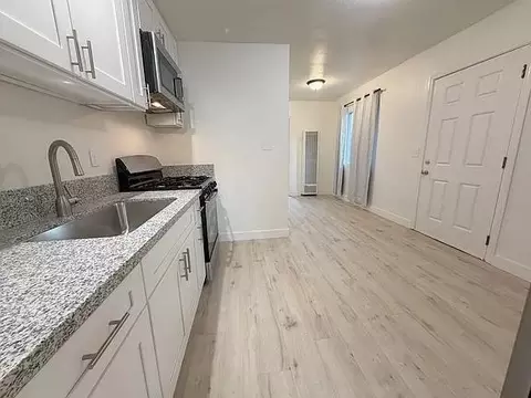 1823 Gardenia Ave, Long Beach, CA 90806