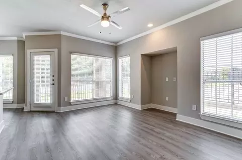 9701 Meyer Forest Dr, Houston, TX 77096 photo 16