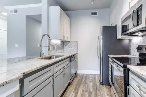 9701 Meyer Forest Dr, Houston, TX 77096 photo 19