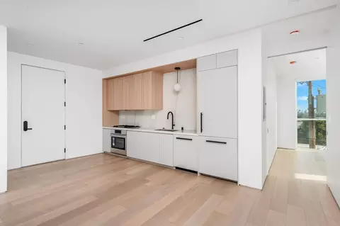 1136 N La Cienega Blvd, West Hollywood, CA 90069