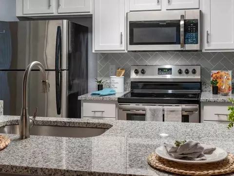 8745 Palm Breeze Rd, Jacksonville, FL 32256 photo 4
