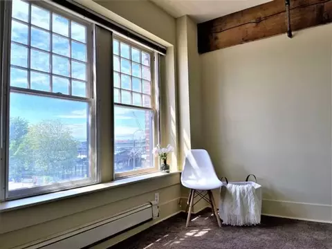 212 Alaskan Way S, Seattle, WA 98104