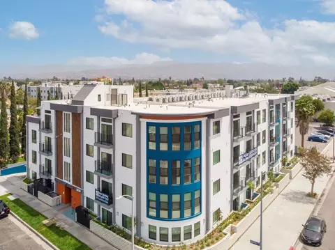 5610 Camellia Ave, North Hollywood, CA 91601