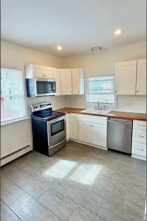 178 Chandler Ave, Pawtucket, RI 02860