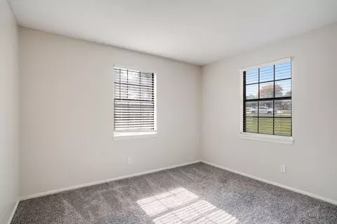 16615 W 139th St, Olathe, KS 66062