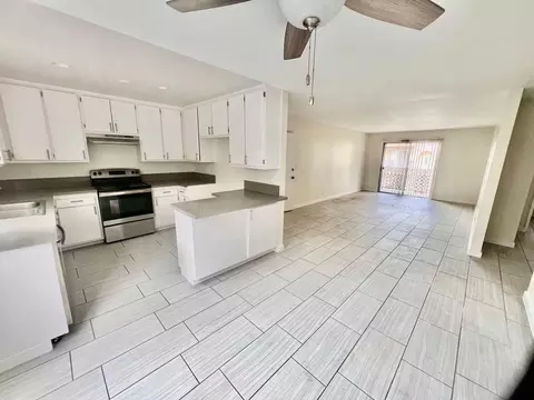 10356 Commerce Ave, Tujunga, CA 91042 photo 2