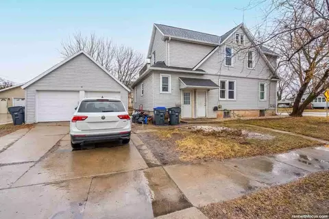 702 S Commercial St, Neenah, WI 54956