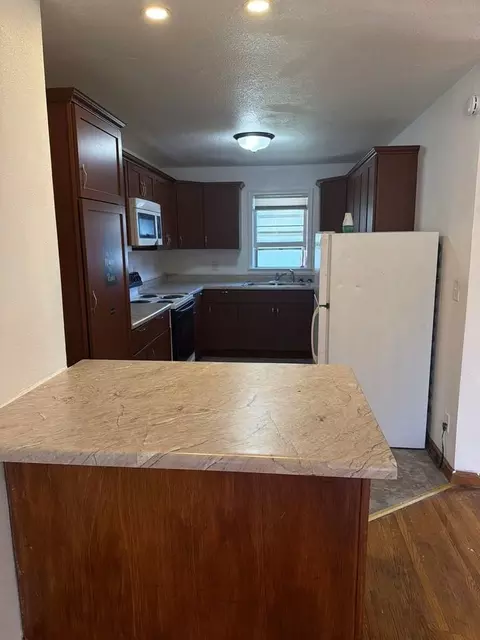 550 1st St E, Dickinson, ND 58601