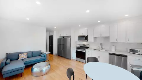 92 Brown St, Waltham, MA 02453