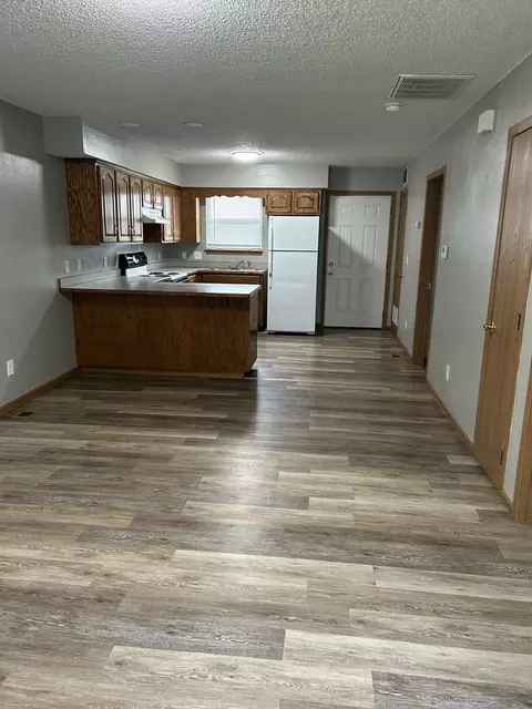 812 E Jackson St, Pittsburg, KS 66762