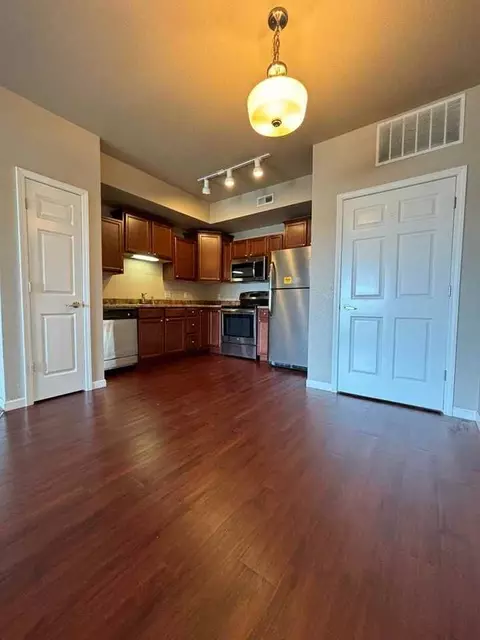 230 W Hills Ln, Waterloo, IA 50701