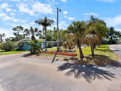 10464 106th Ave, Largo, FL 33773