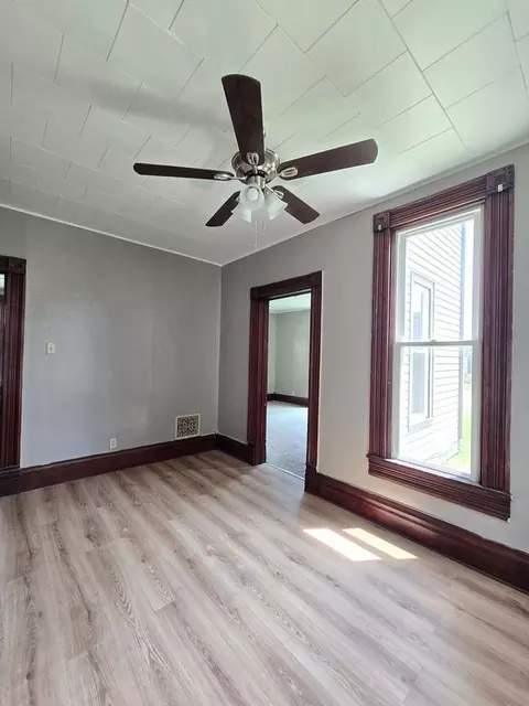 930 01-12 State St, Logansport, IN 46947